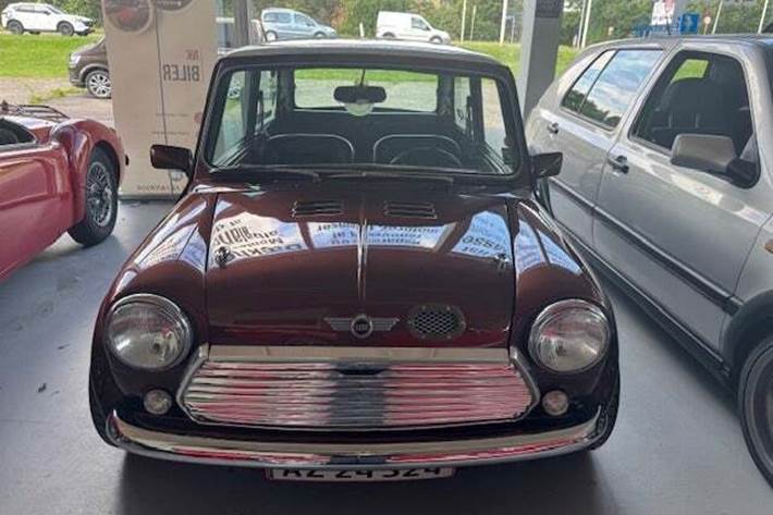 Brun Mini Cooper fra 1991