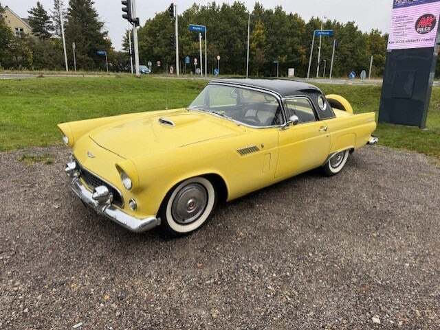 undefined Ford Thunderbird fra 1956 set udefra