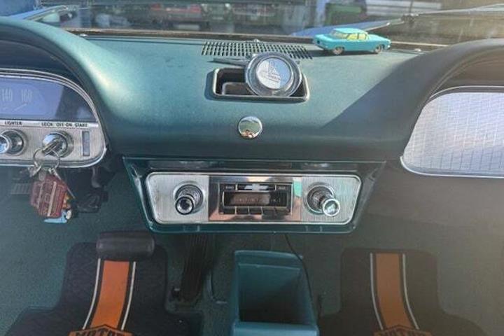 undefined Chevrolet Corvair fra 1960 set indefra