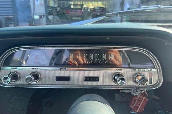 undefined Chevrolet Corvair fra 1960 set indefra