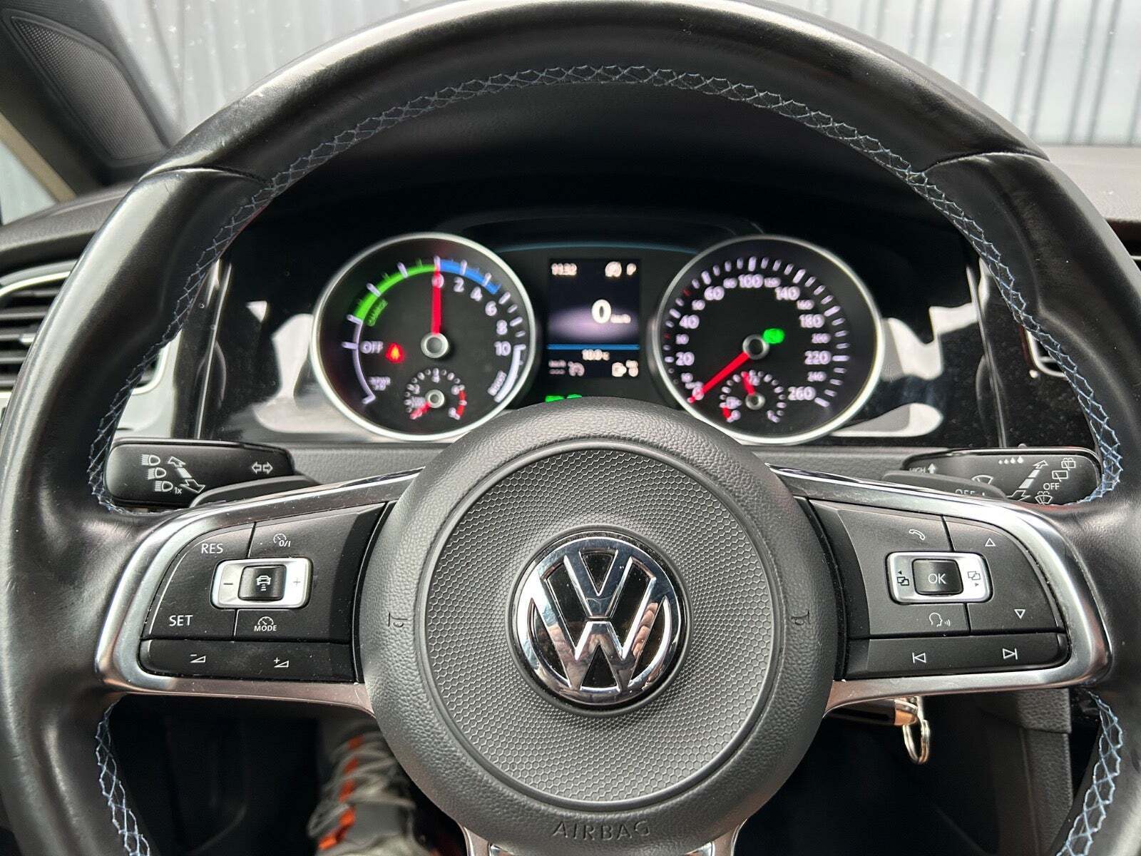 Hvid VW Golf VII fra 2017