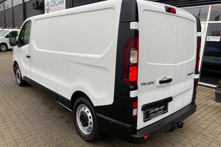 Hvid Renault Trafic fra 2022