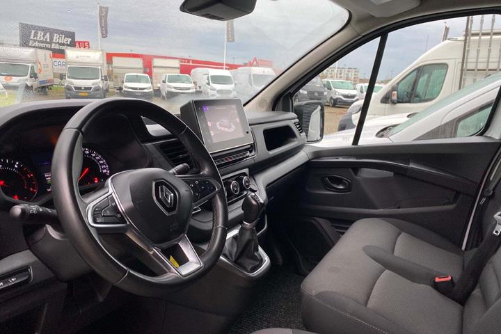Hvid Renault Trafic fra 2022