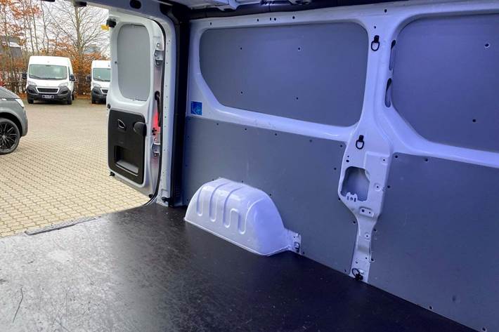 Hvid Renault Trafic fra 2022