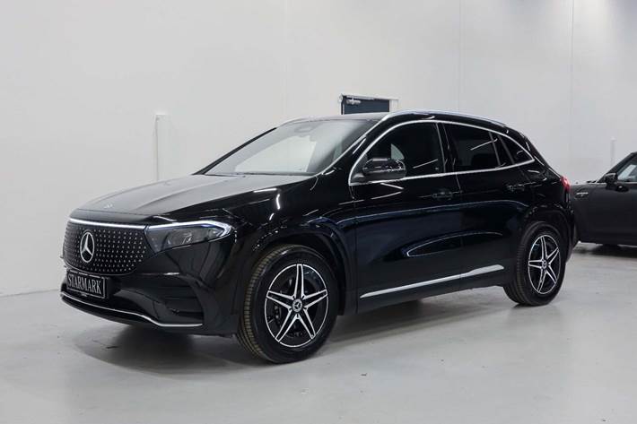 Sort Mercedes EQA350 fra 2025 set udefra