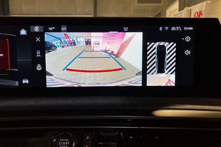 Sølv Peugeot e-5008 fra 2024