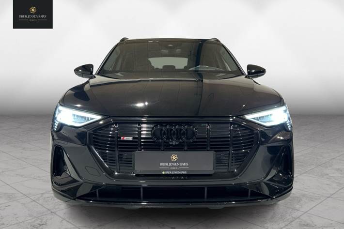 Sort Audi e-tron fra 2022