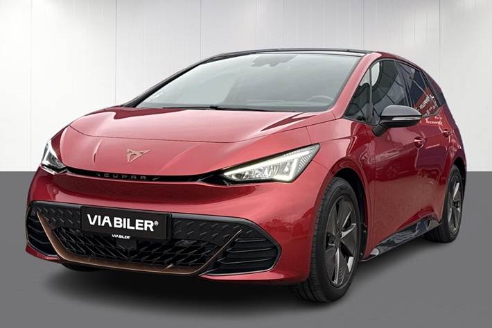 Rød Cupra Born fra 2022 set udefra