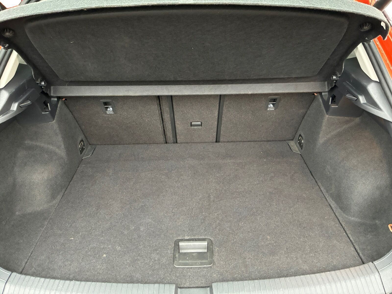 Orange VW T-Roc fra 2018