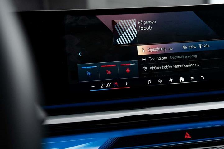 Grå BMW i5 fra 2024