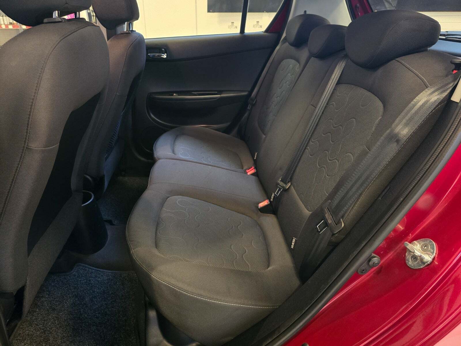 Grå Hyundai i20 fra 2009