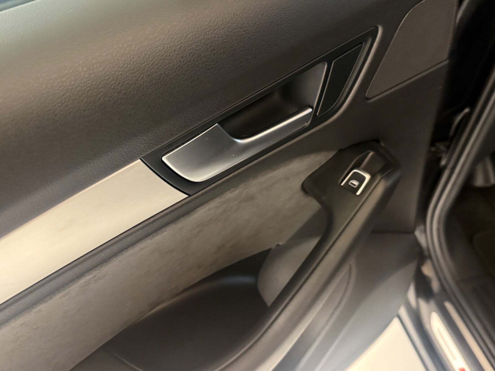 Sort Audi Q5 fra 2012