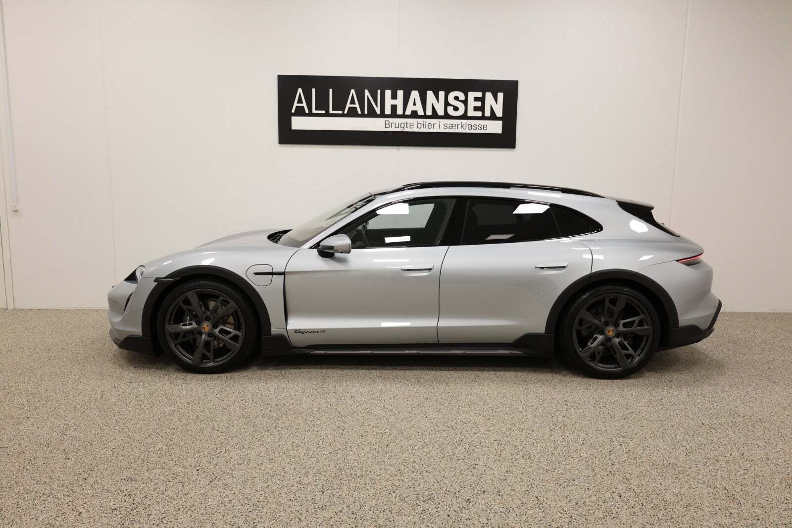 Porsche Taycan 4 Performance+ Cross Turismo