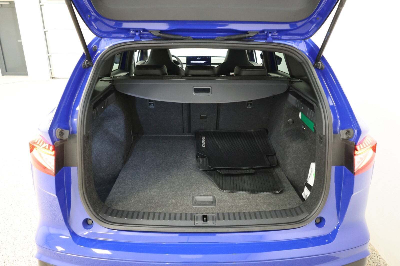 Blå Skoda Enyaq fra 2022