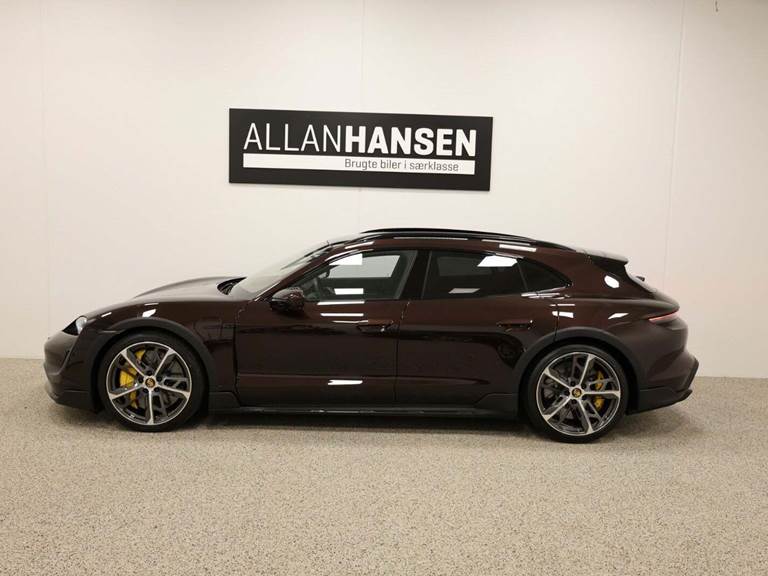 Porsche Taycan Turbo S Performance+ Cross Turismo