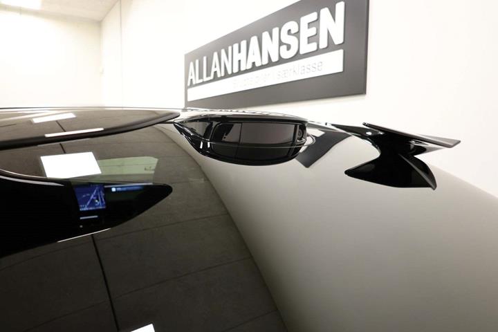 Sort Lotus Eletre fra 2023