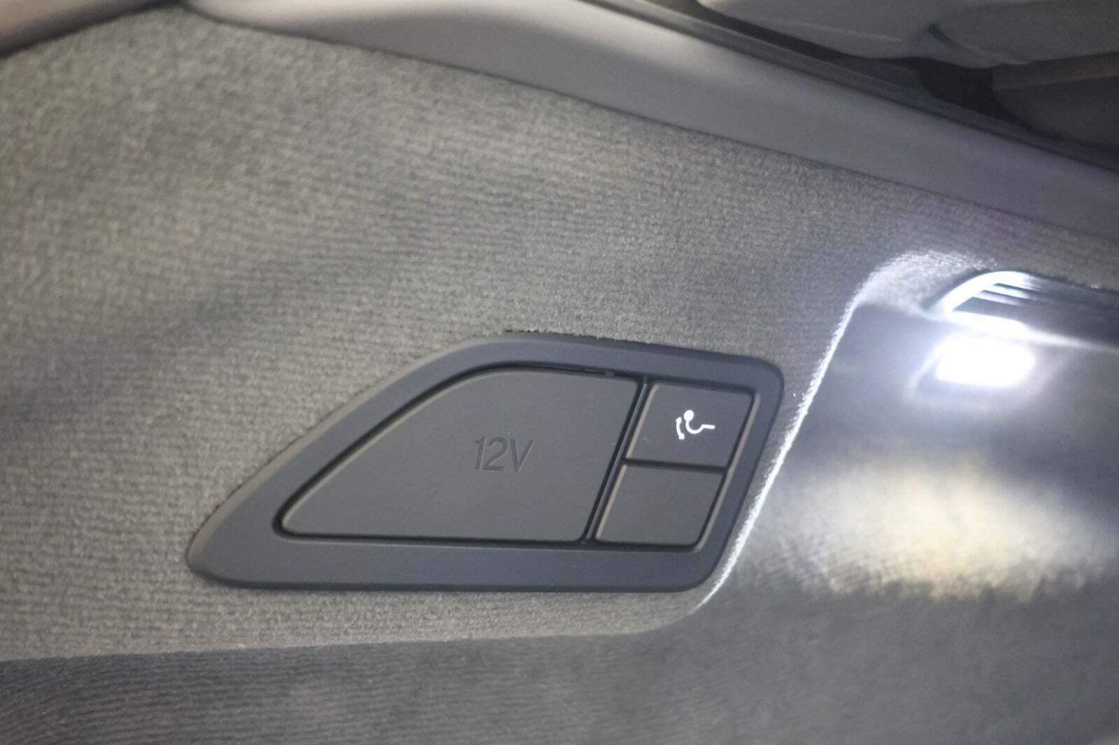 Sort Lotus Eletre fra 2023