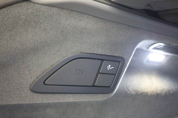 Sort Lotus Eletre fra 2023