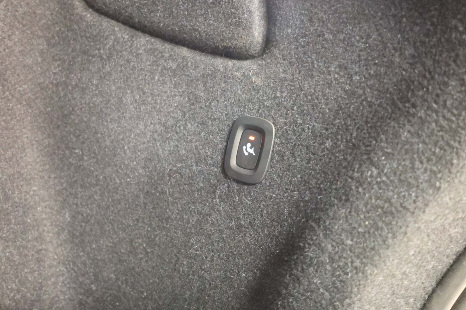 Grøn Volvo XC40 fra 2023