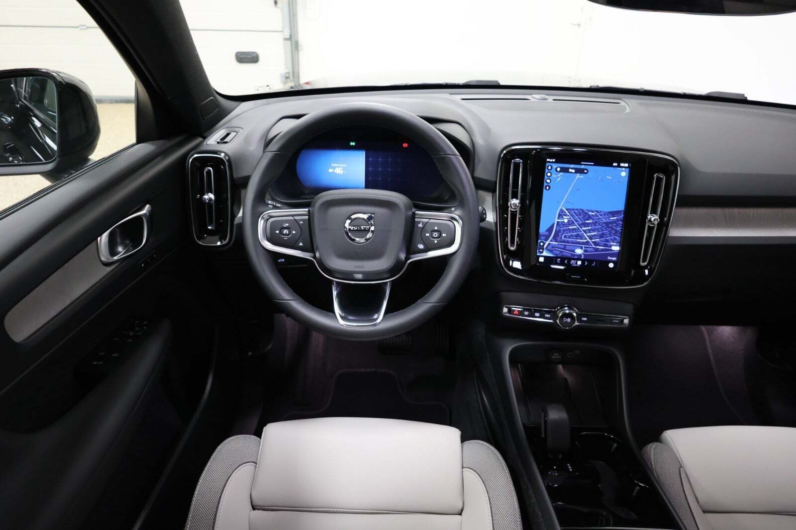 Volvo EX40 Twin Performance Plus