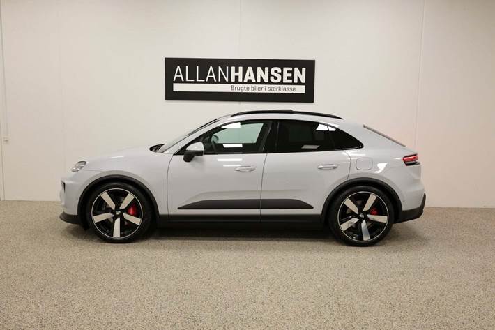 Hvid Porsche Macan 4S fra 2025 set udefra