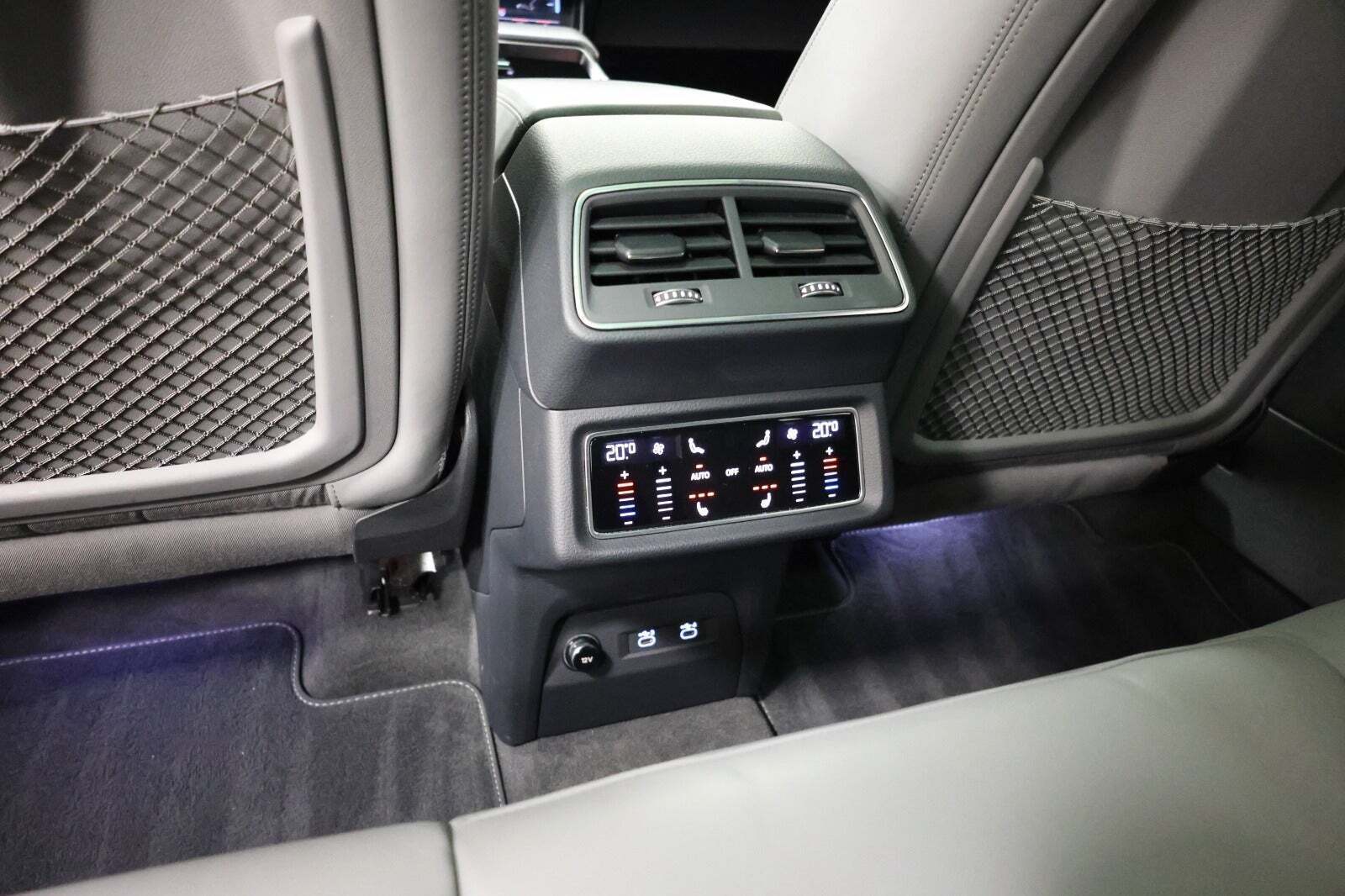 Hvid Audi e-tron fra 2021