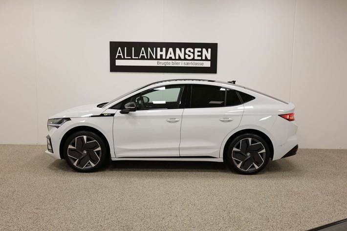 Hvid Skoda Enyaq fra 2025