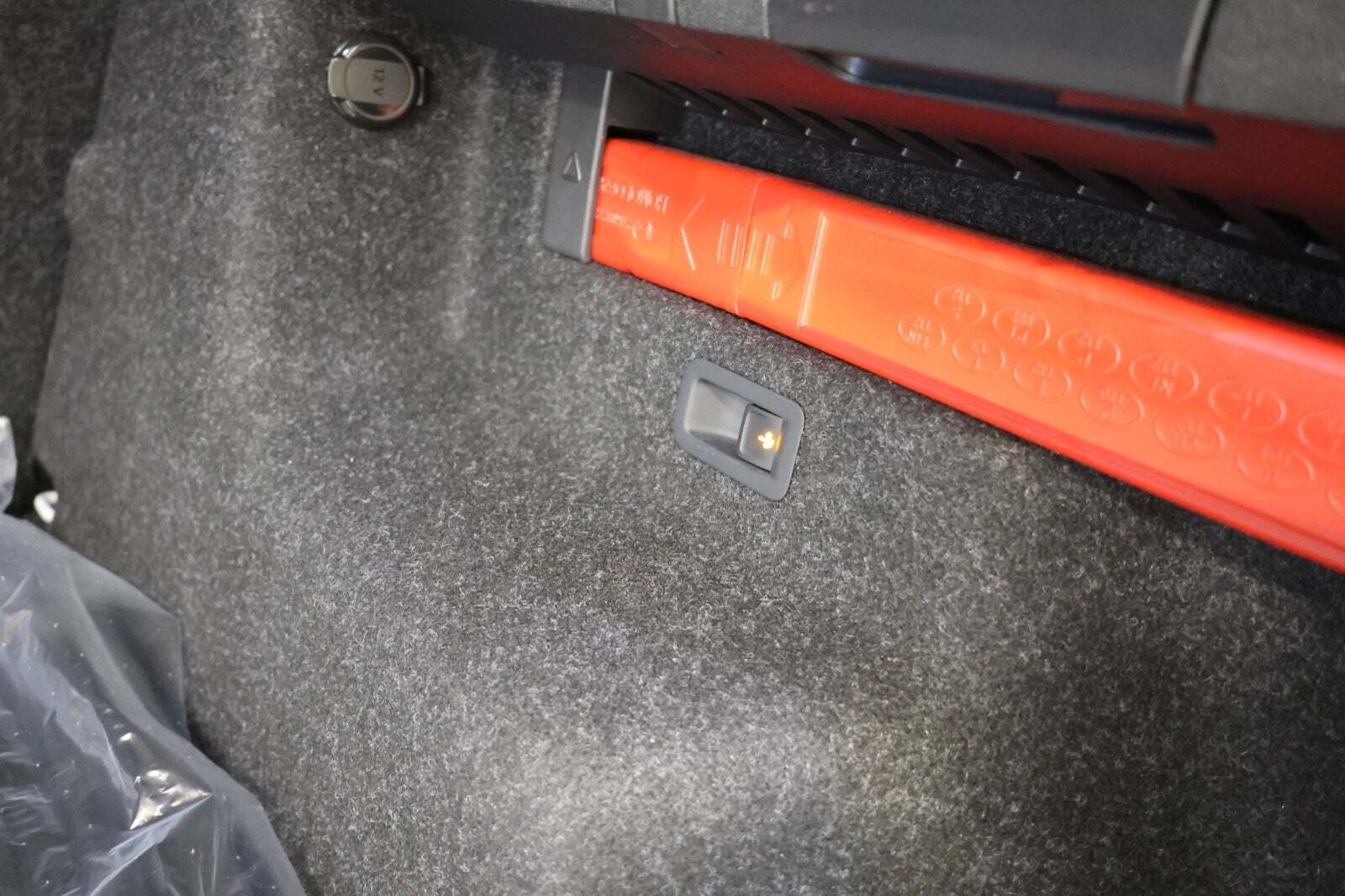 Hvid Skoda Enyaq fra 2025