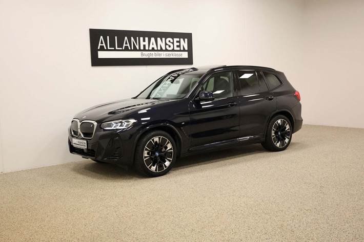 Sort BMW iX3 fra 2022 set udefra
