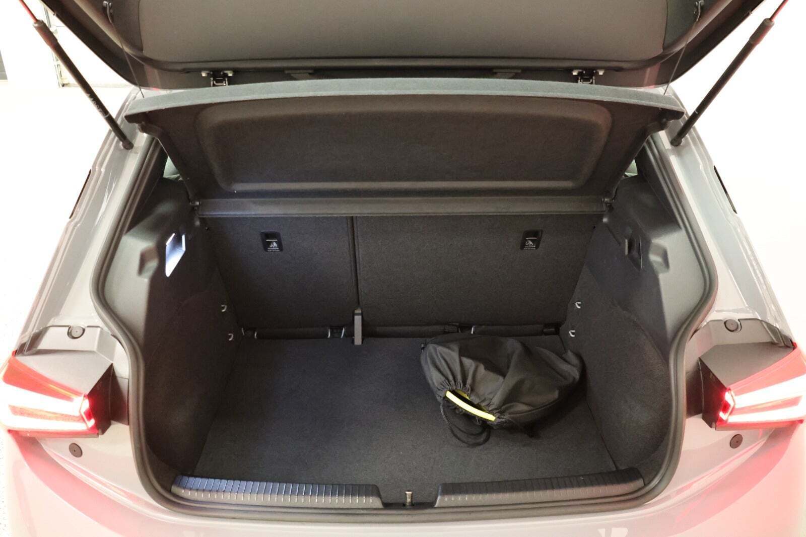 Grå Cupra Born fra 2024