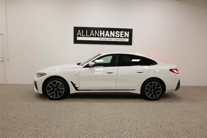 Hvid BMW i4 fra 2022