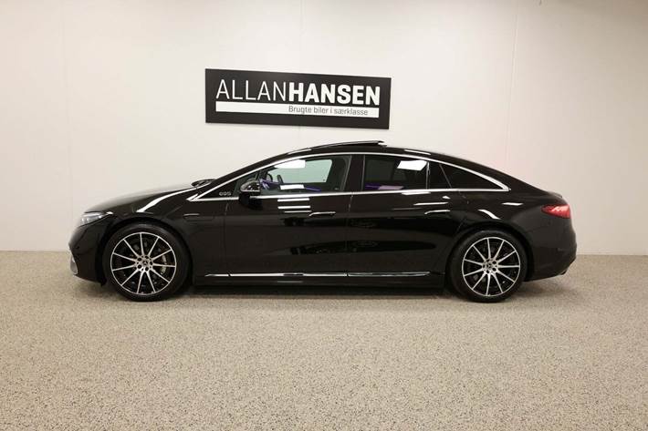 Rød Mercedes EQS450+ fra 2022