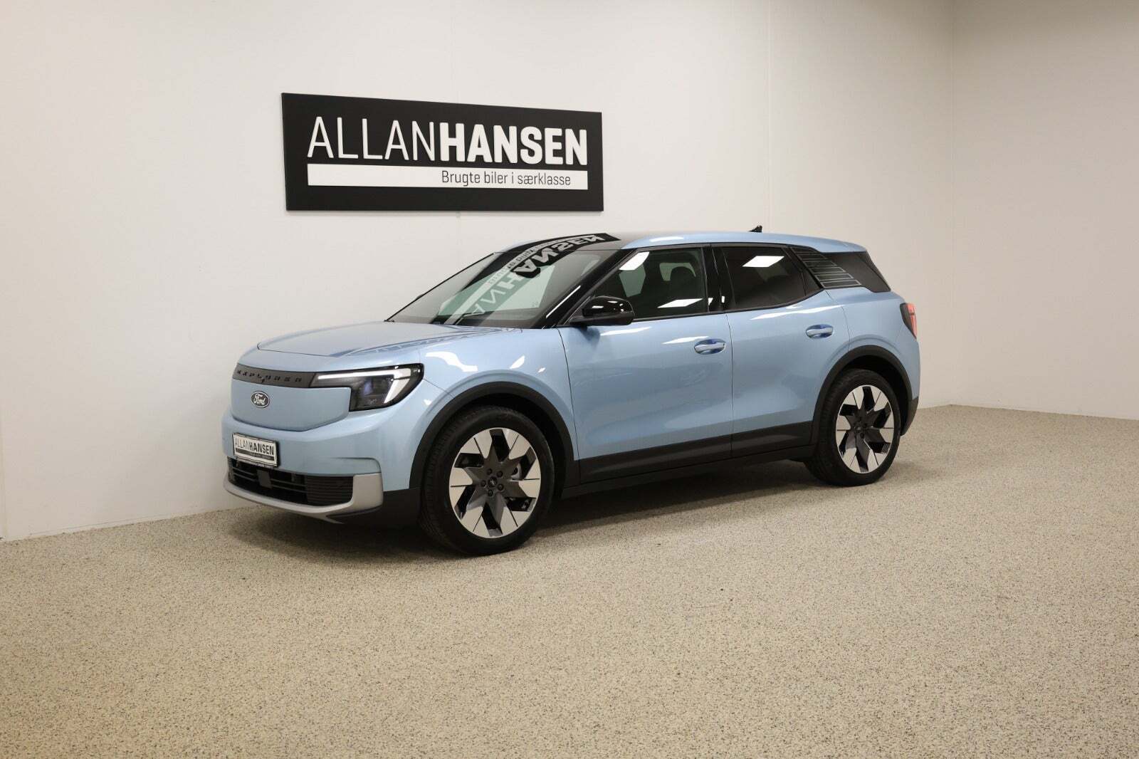 Ford Explorer 82 Premium Extended Range