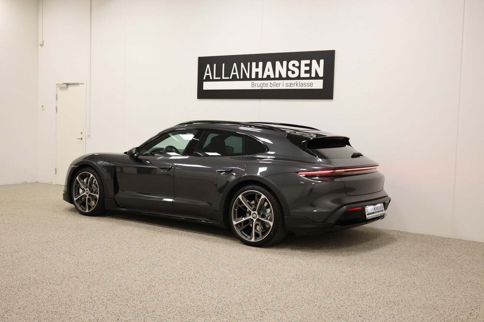 Porsche Taycan 4S Performance+ Cross Turismo