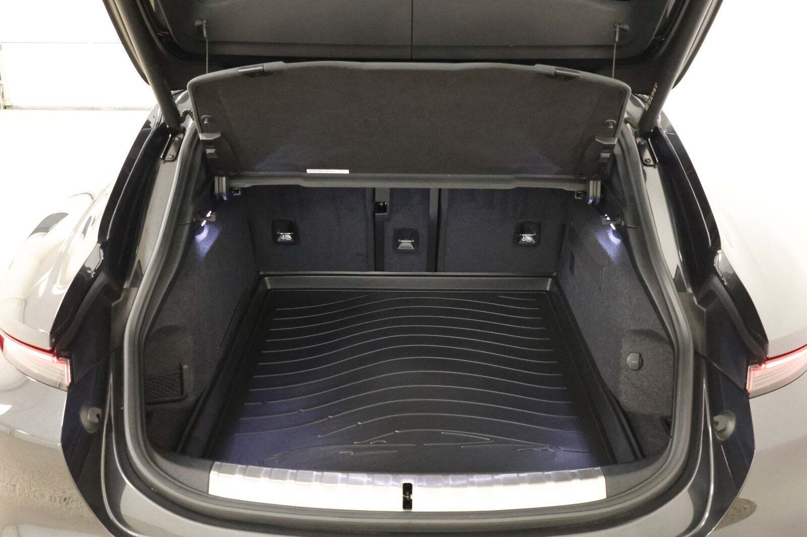 Grå Porsche Taycan 4S fra 2021