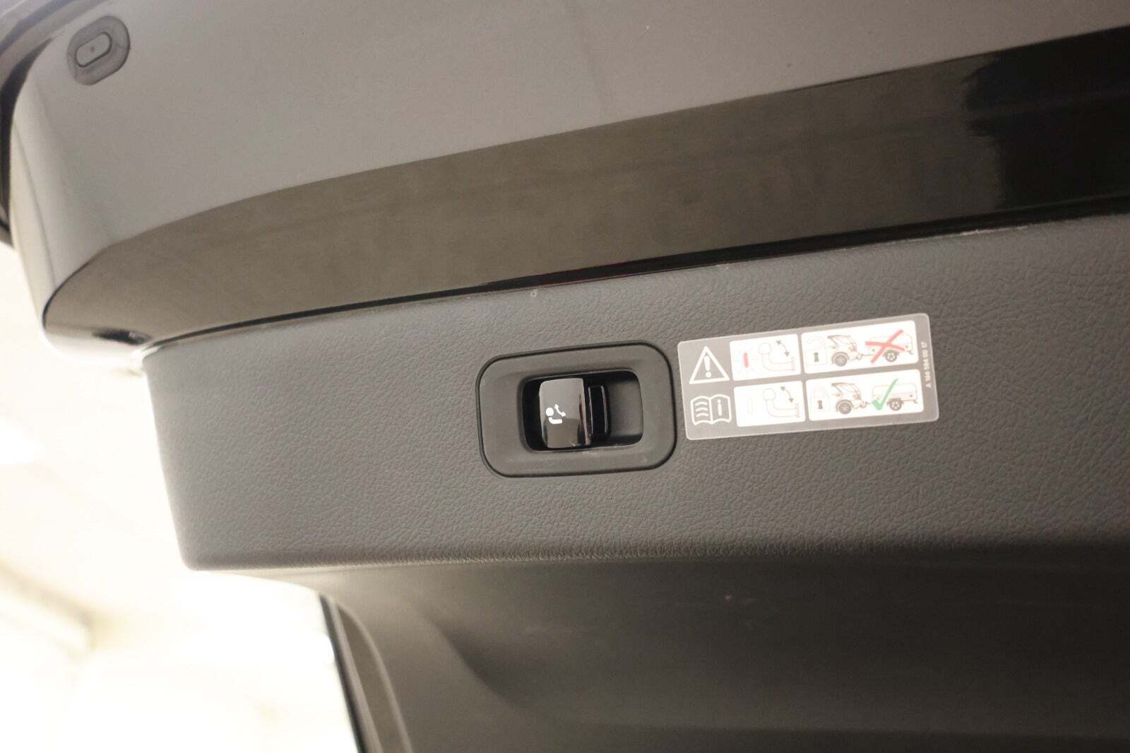 Sort Mercedes EQS450+ fra 2022