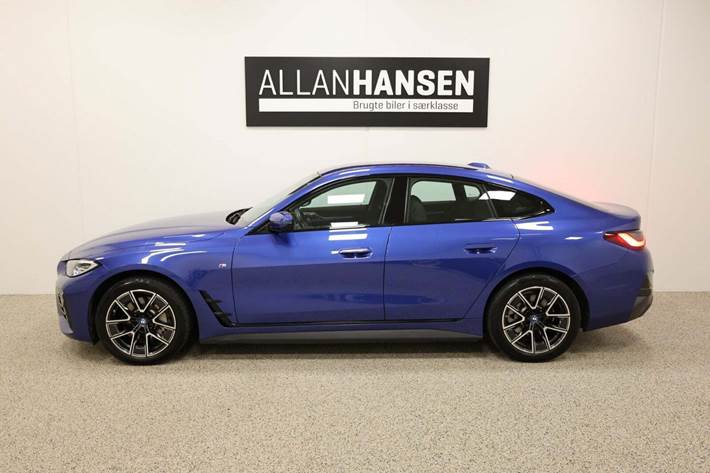 Blå BMW i4 fra 2022