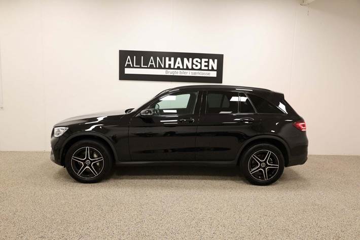 Sort Mercedes GLC300 de fra 2022