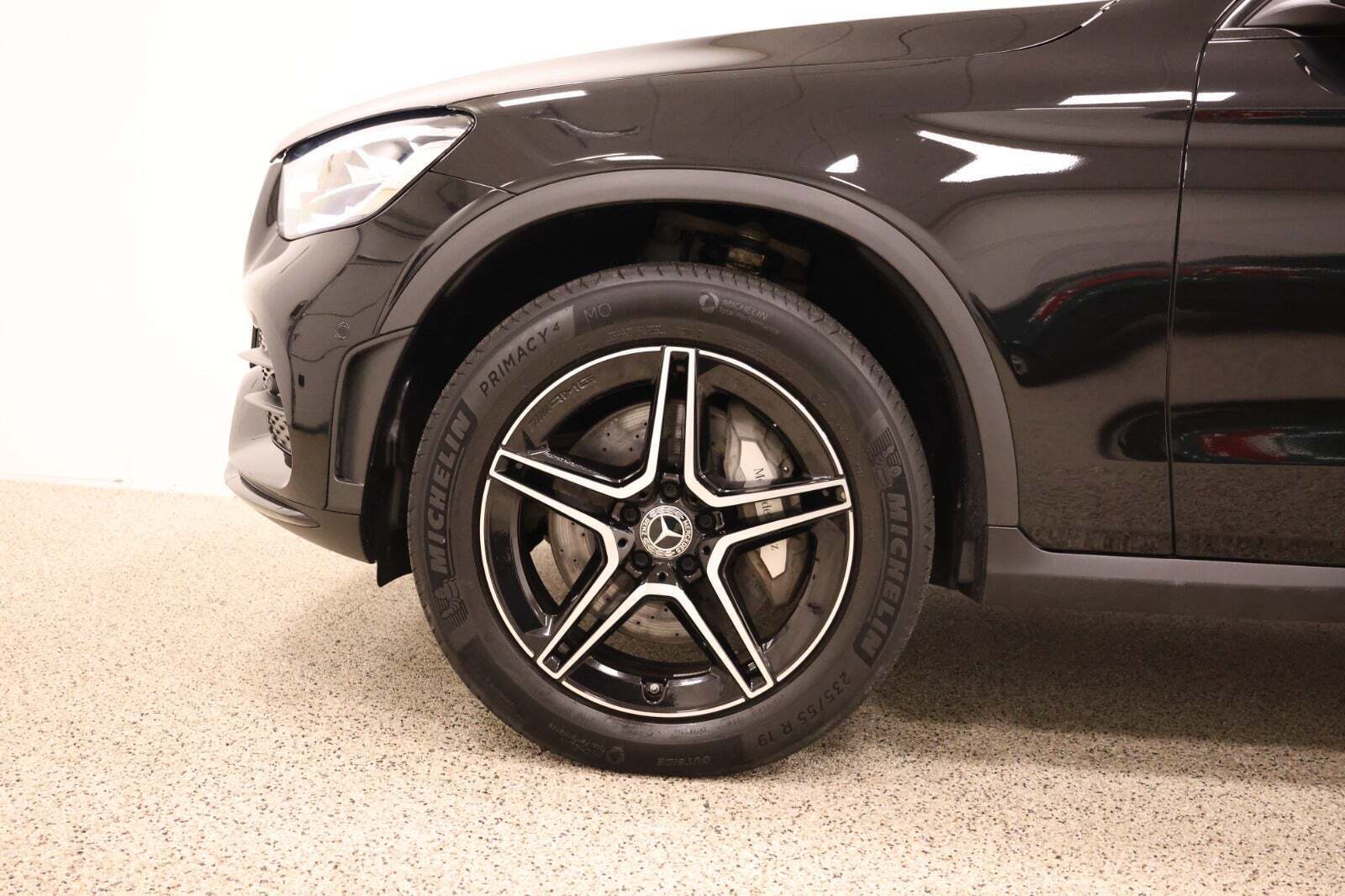 Sort Mercedes GLC300 de fra 2022