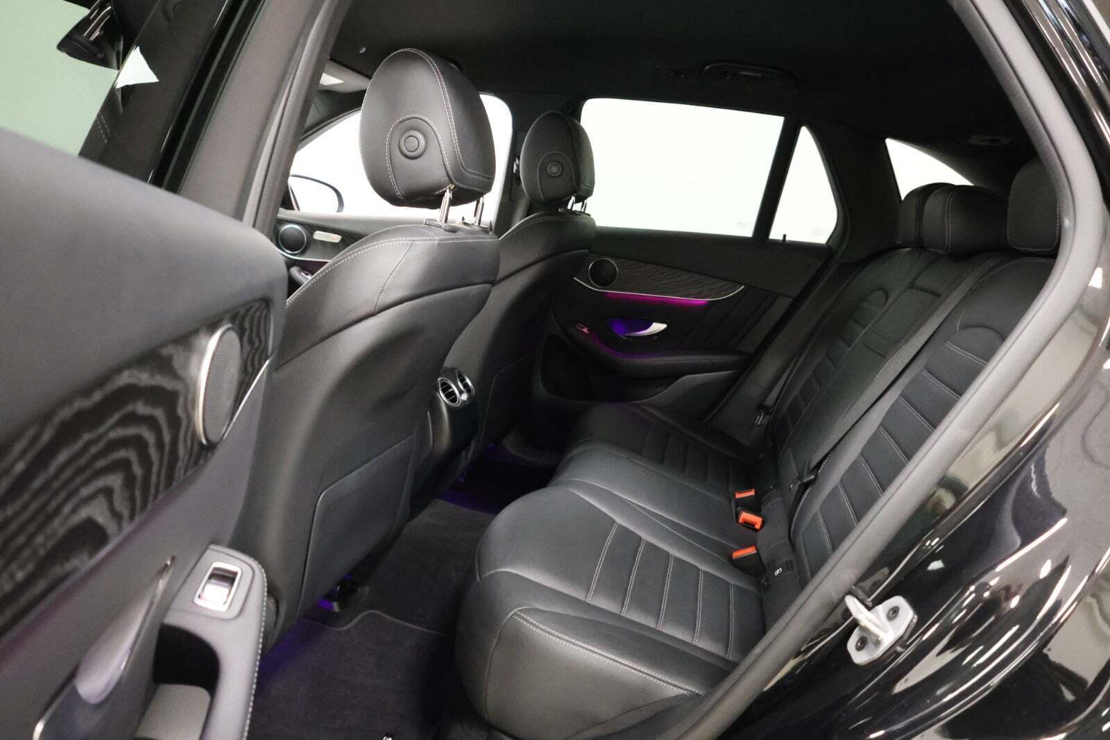 Sort Mercedes GLC300 de fra 2022