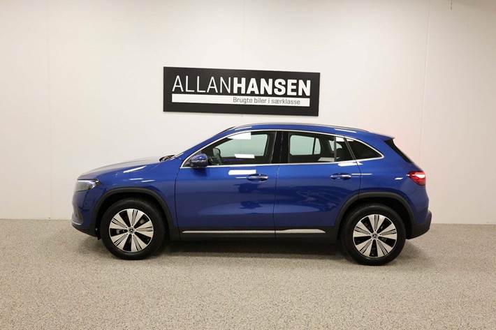 Blå Mercedes EQA250 fra 2024