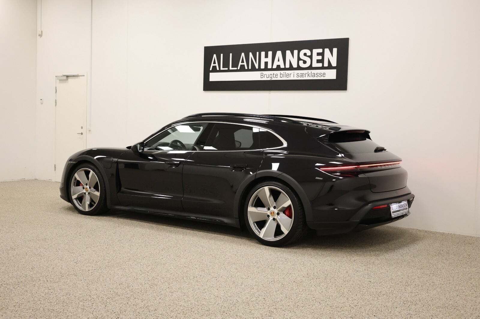 Porsche Taycan 4S Performance+ Cross Turismo