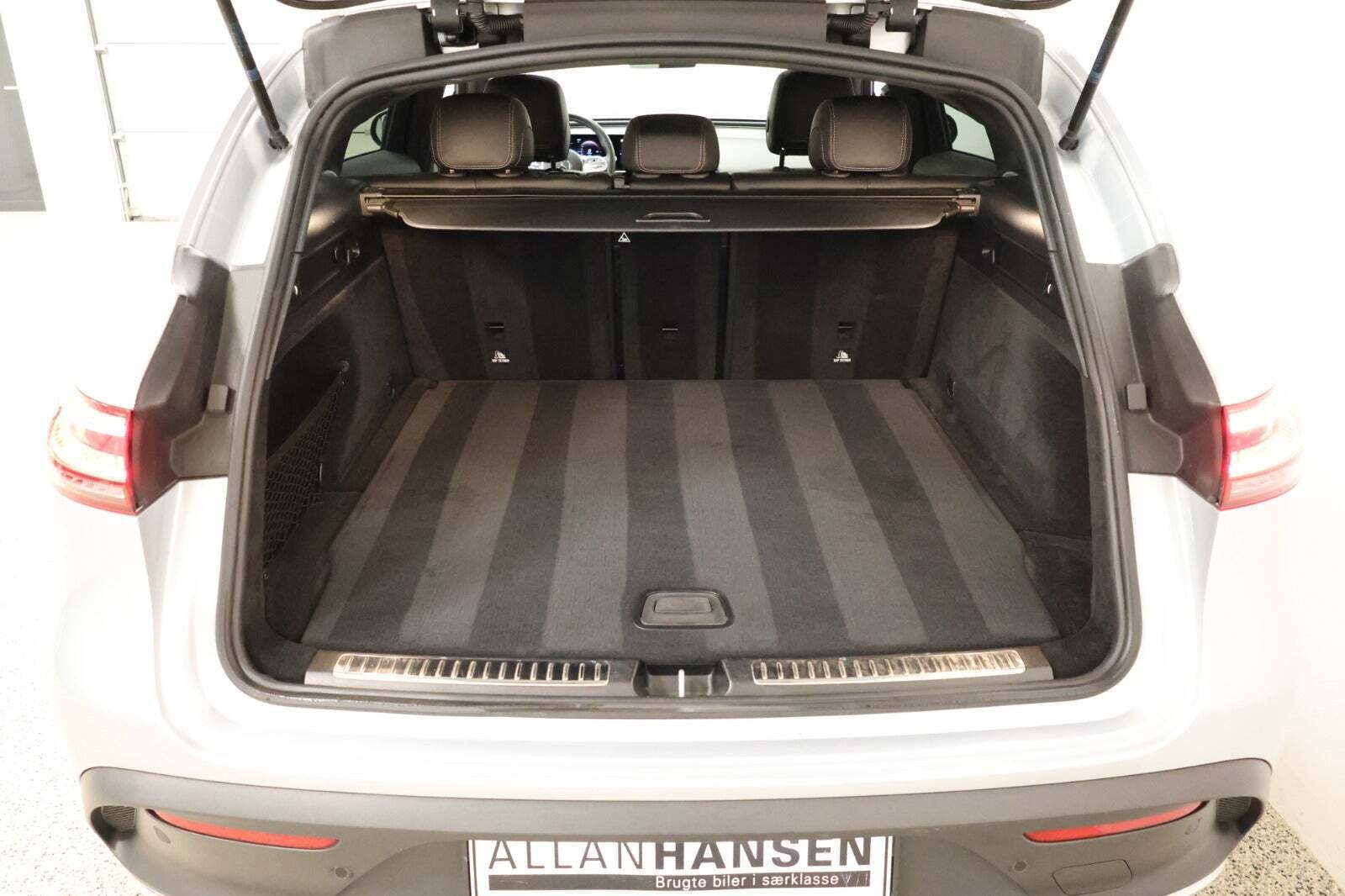 Sølv Mercedes EQC400 fra 2021