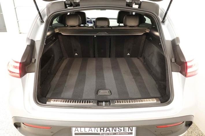 Sølv Mercedes EQC400 fra 2021