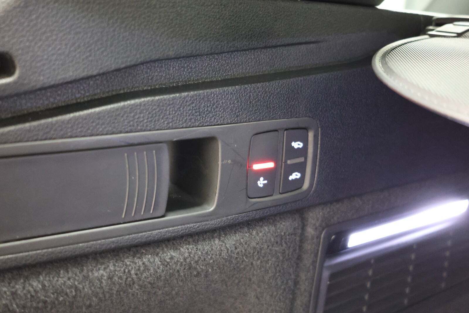 Grå Audi SQ5 fra 2018