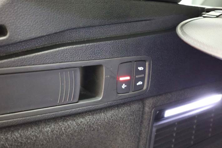 Grå Audi SQ5 fra 2018