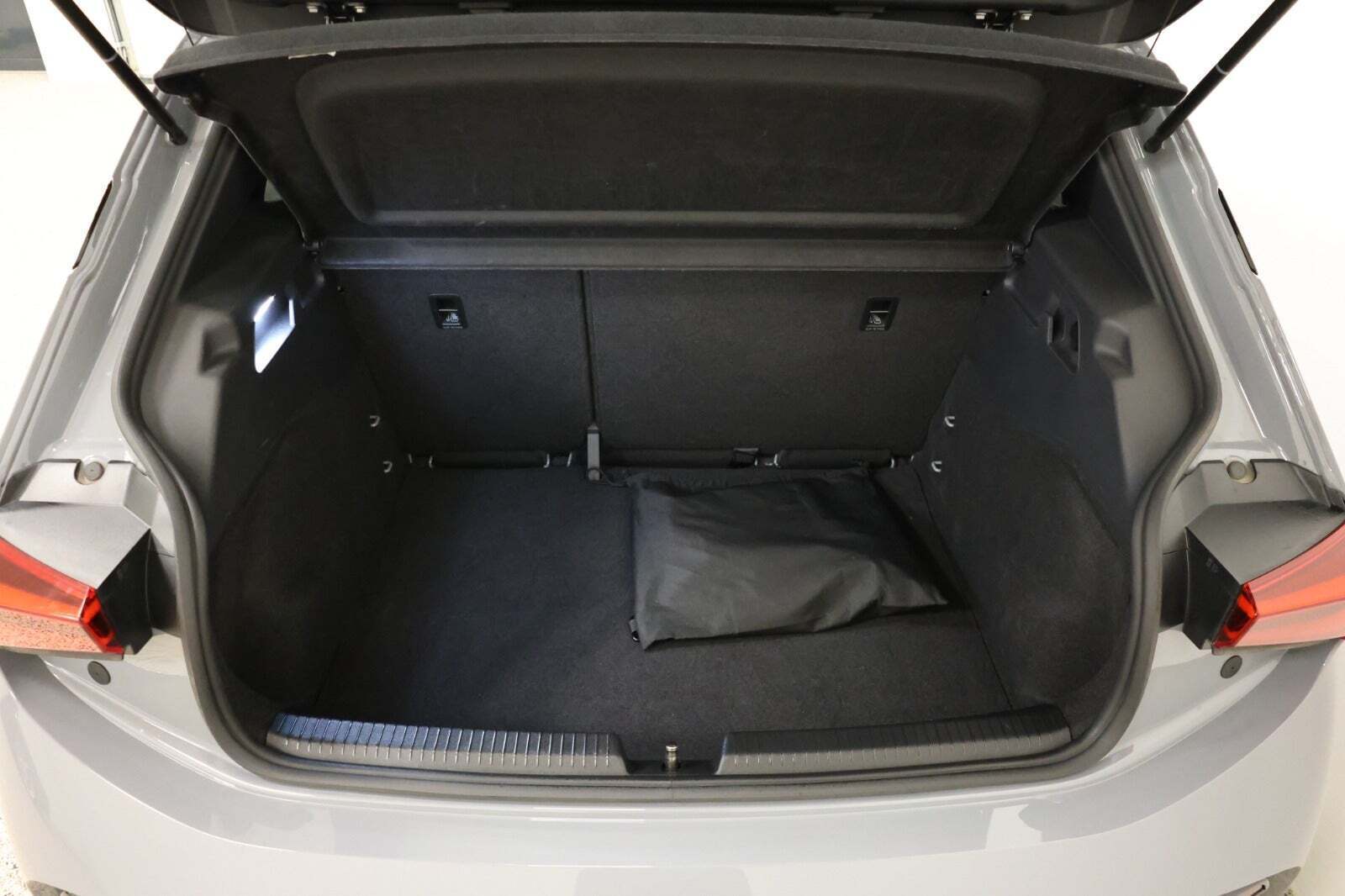 Grå Cupra Born fra 2022