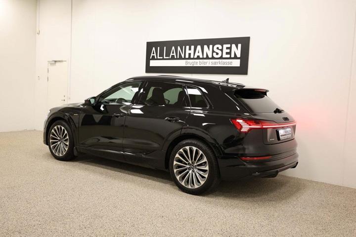Sort Audi e-tron fra 2021