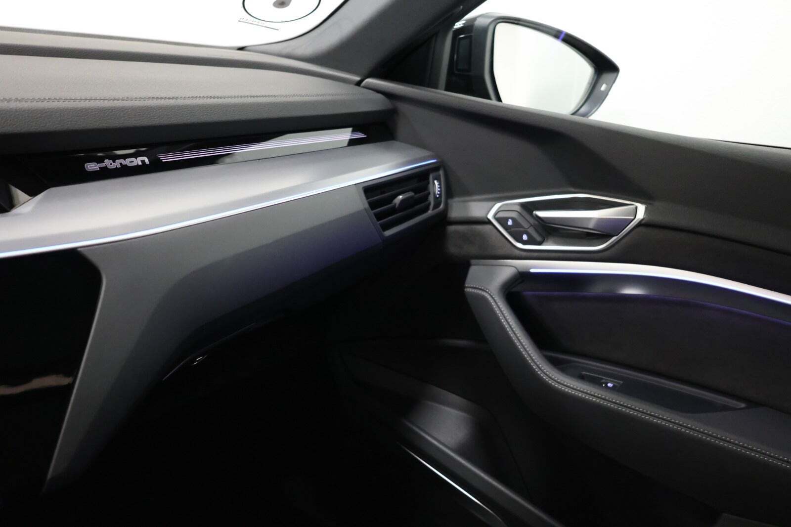 Sort Audi e-tron fra 2021