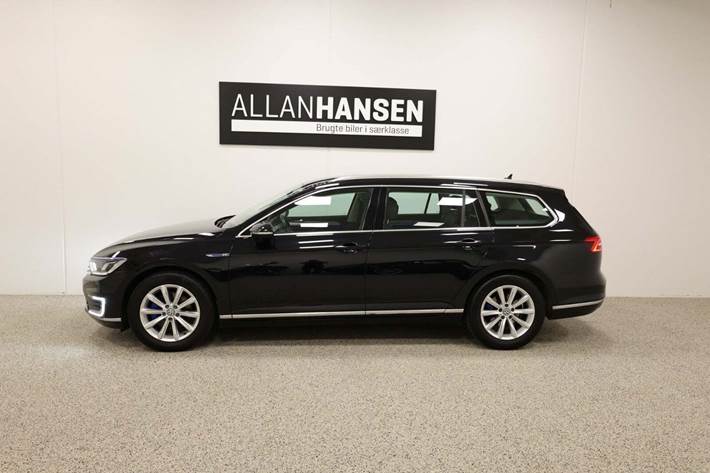 Sort VW Passat fra 2018